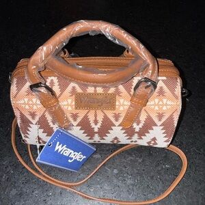 NEW WRANGLER AZTEC SOUTHWEST PRINT BARREL HANDBAG DETACHABLE CROSSBODY STRAP